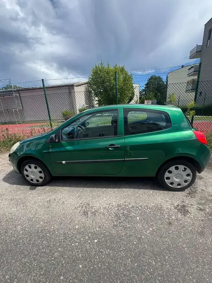 Gebraucht Renault Clio II 75 PS (55 kW) 2006 Limousine