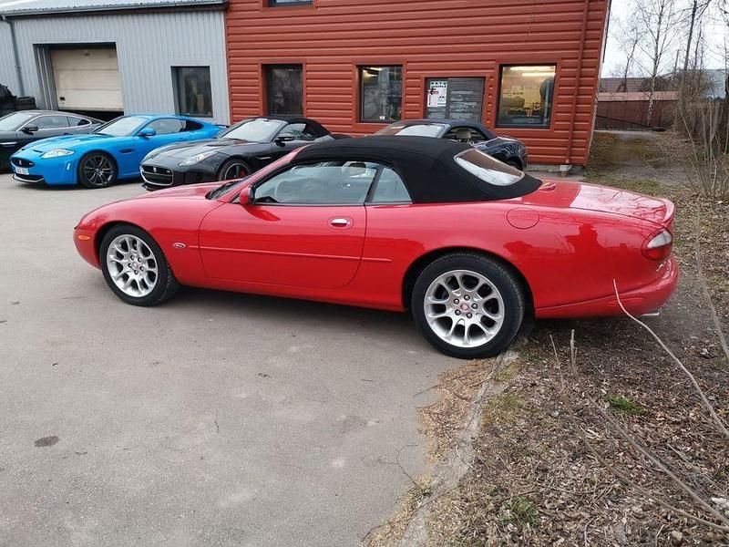 Gebraucht Jaguar XKR S 363 PS (266 kW) 2000 Rot Cabrio