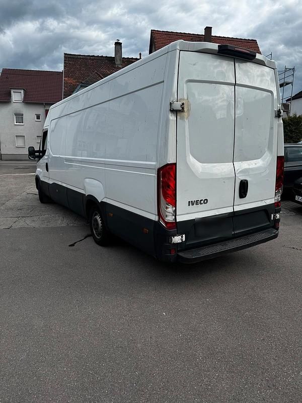 Usata Iveco Daily 2019 Bianco Monovolume