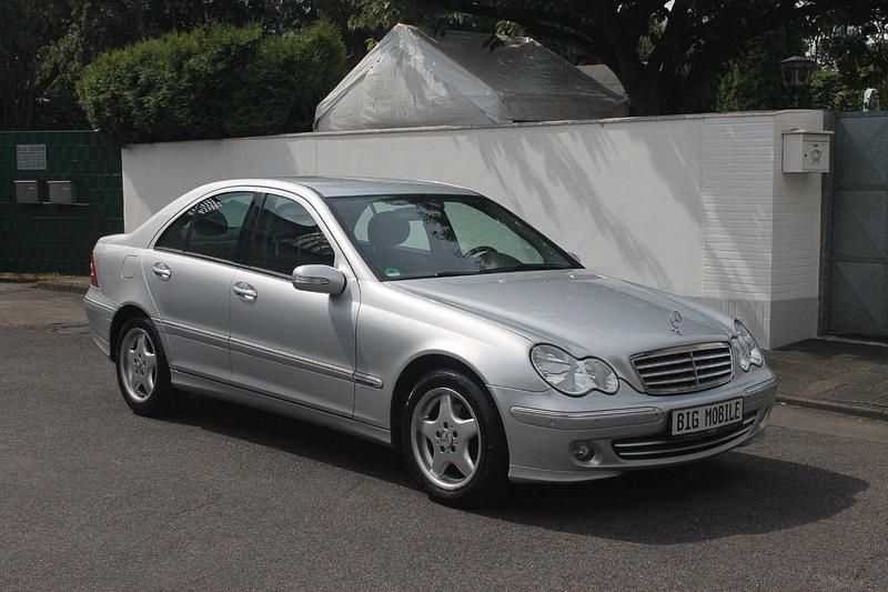 Gebraucht Mercedes C220 Elegance 150 PS (110 kW) 2006 Silber Limousine