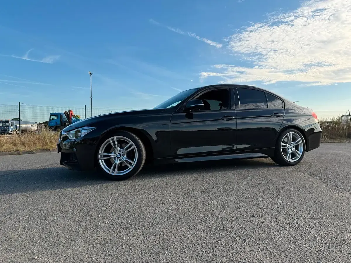 Gebraucht BMW 318 M Sport 143 PS (105 kW) 2012 Schwarz Limousine