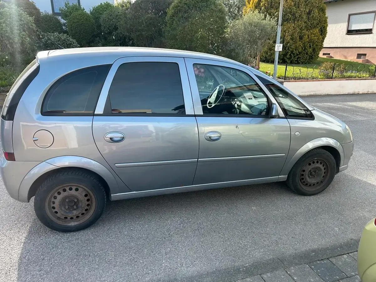 Second-hand Opel Meriva 101 CP (74 kW) 2006 Albastru Monovolum