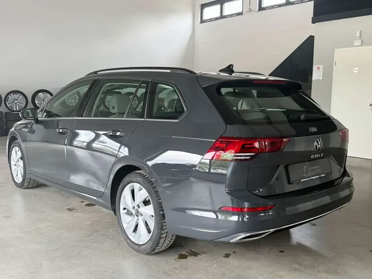 Gebraucht VW Golf VIII Style 150 PS (110 kW) 2021 Grau Kombi