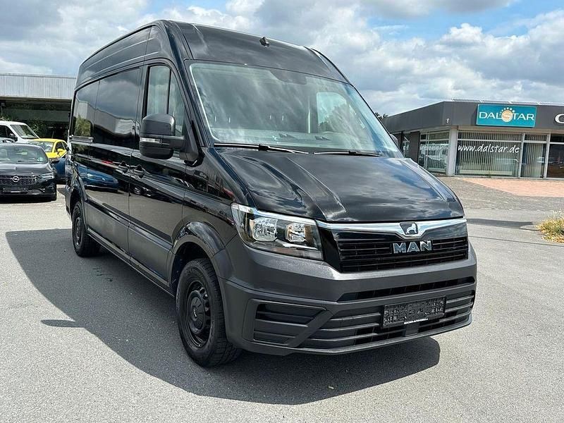 Schwarz Gebraucht 2021 MAN TGE Van | 20.900 € - Bild 1/4