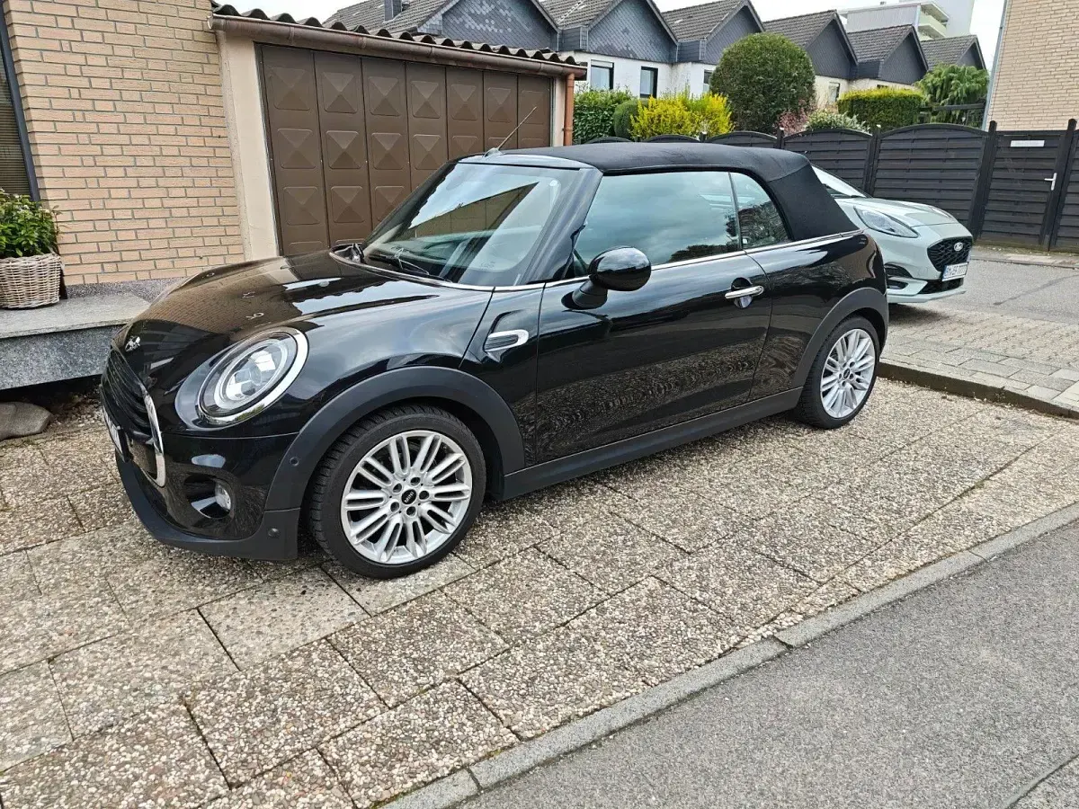 Używany Mini Cooper 136 KM (100 kW) 2018 Czarny Hatchback