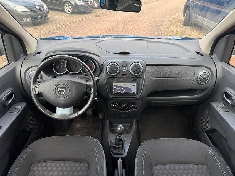 Gebraucht Dacia Lodgy Stepway 107 PS (78 kW) 2015 Blau Van / Kleinbus