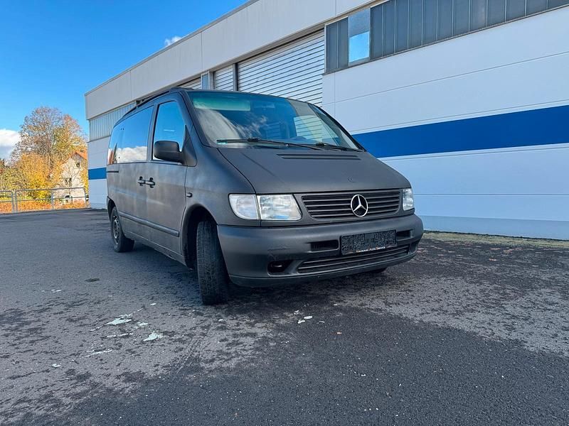 Schwarz Gebraucht 2001 Mercedes Vito Van | 4.200 € (Superpreis) - Bild 1/4