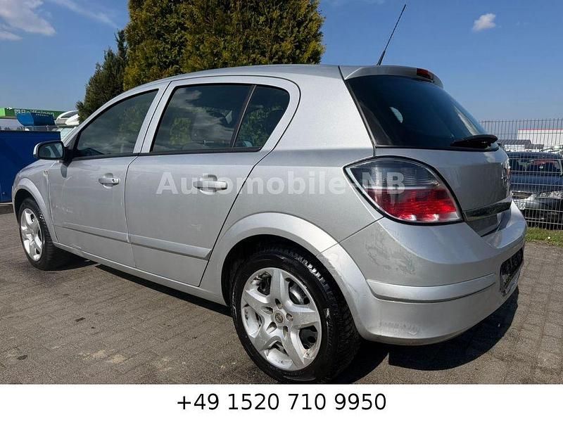 Gebraucht Opel Astra 116 PS (85 kW) 2008 Silber Limousine