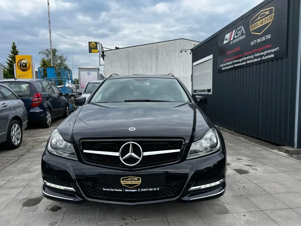 Gebraucht Mercedes C180 Avantgarde 156 PS (114 kW) 2013 Schwarz Kombi