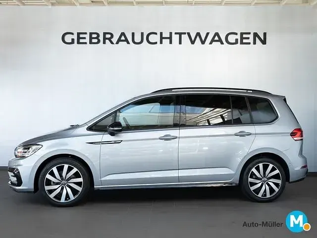 Gebraucht VW Touran Highline 150 PS (110 kW) 2025 Silber Van / Kleinbus