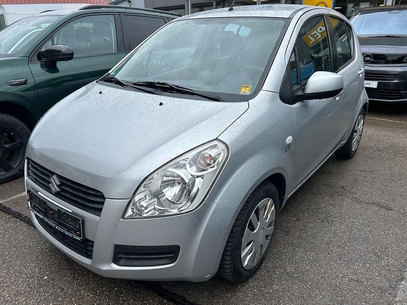 Gebraucht Suzuki Splash Comfort 75 PS (55 kW) 2010 Silber Kleinwagen