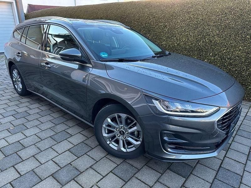 Gebraucht Ford Focus Titanium 116 PS (85 kW) 2023 Grau Limousine