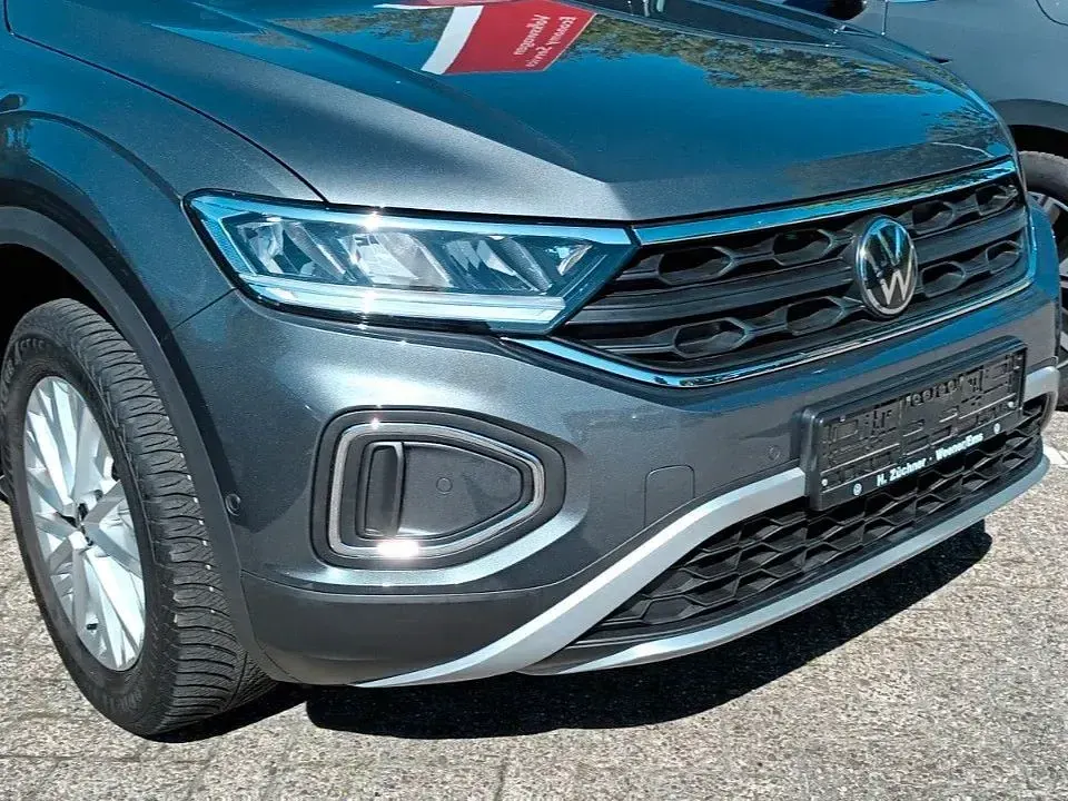 Gebraucht VW T-Roc Life 110 PS (80 kW) 2022 Grau SUV