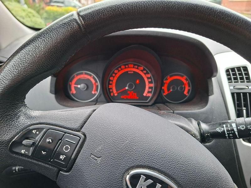 Gebraucht Kia ProCeed Edition 7 116 PS (85 kW) 2012 Weiß Kleinwagen