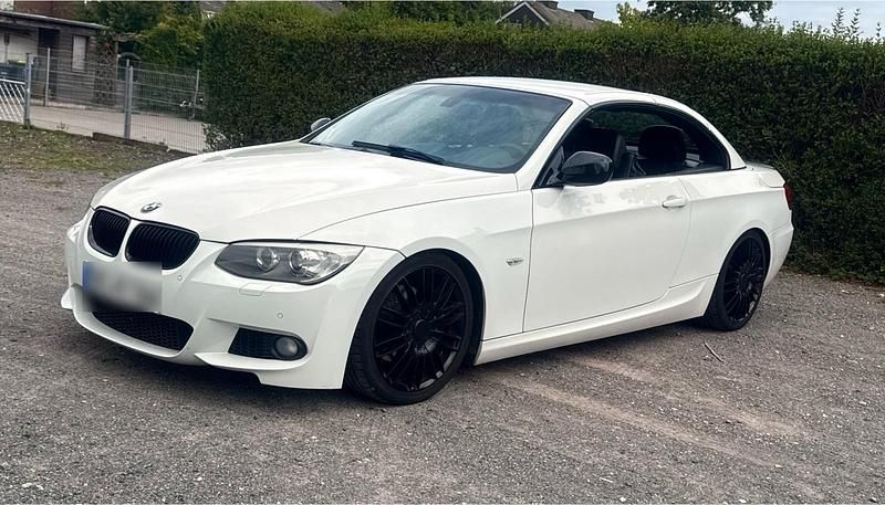 Weiß Gebraucht 2011 BMW 320 Cabriolet M Sport Cabrio | 9.500 € (Superpreis) - Bild 1/4