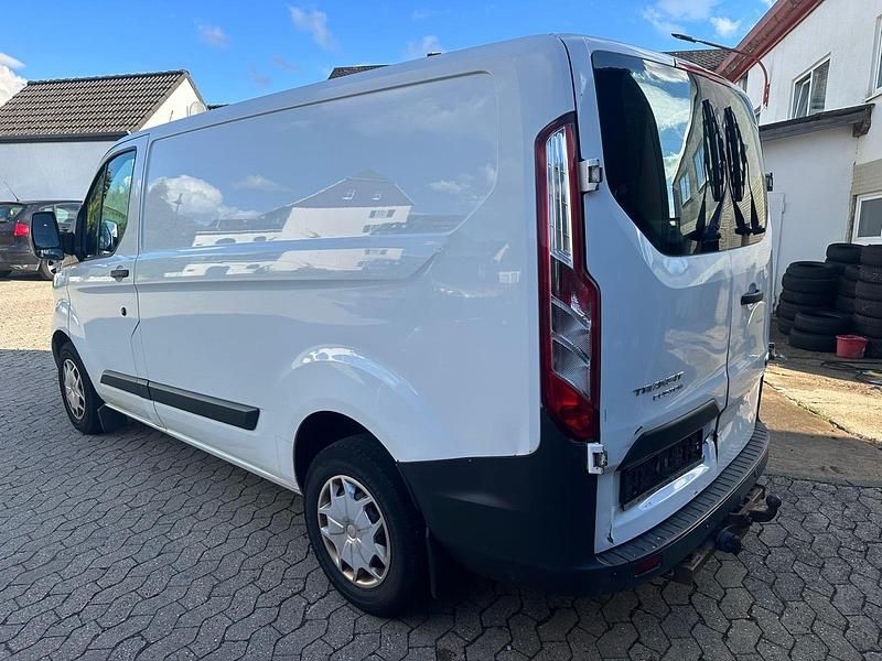 Gebraucht Ford Transit 105 PS (77 kW) 2017 Weiß Van / Kleinbus