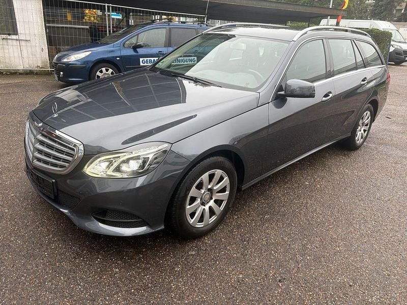 Grau Gebraucht 2014 Mercedes E200 Limousine | 10.499 € (Guter Preis) - Bild 1/4