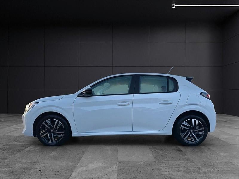 Gebraucht Peugeot 208 Active 101 PS (74 kW) 2023 Weiß Kleinwagen