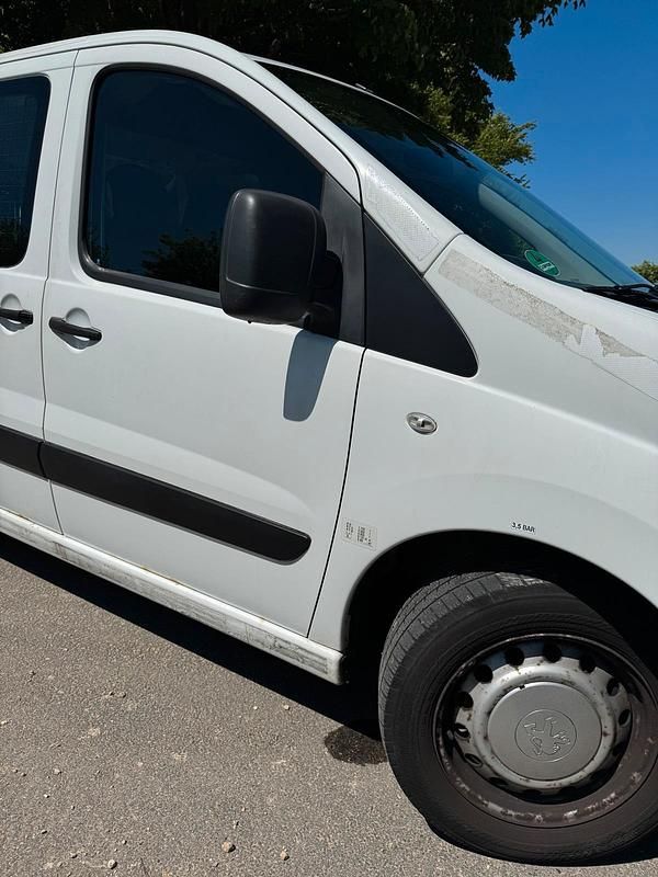 Gebraucht Peugeot Expert 120 PS (88 kW) 2011 Weiß Van