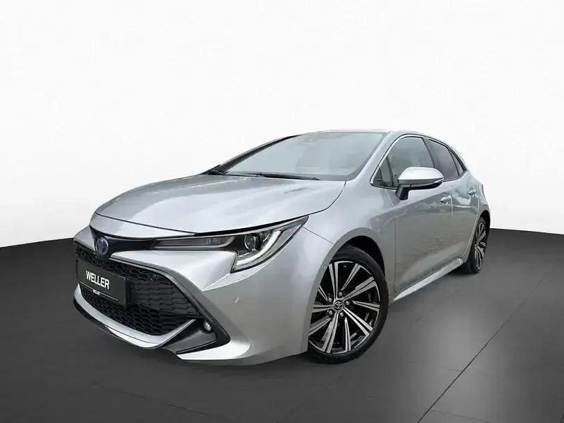 Second-hand Toyota Corolla 2023 Argintiu Berlinǎ