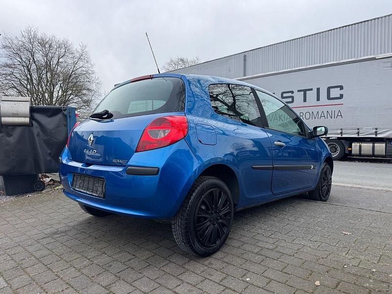 Gebraucht Renault Clio III Dynamique 75 PS (55 kW) 2006 Blau Kleinwagen