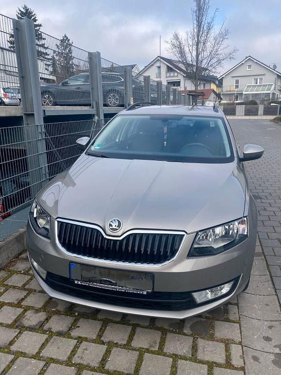 Gebraucht Skoda Octavia Ambition 105 PS (77 kW) 2014 Beige Kleinwagen
