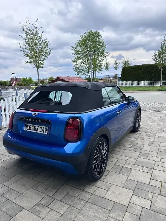 Gebraucht Mini Cooper S Cabriolet Favoured 204 PS (150 kW) 2024 Blau Cabrio