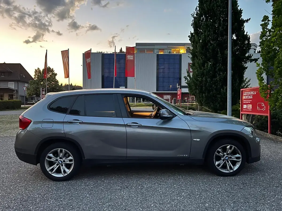 Gebraucht BMW X1 218 PS (160 kW) 2010 Grau SUV
