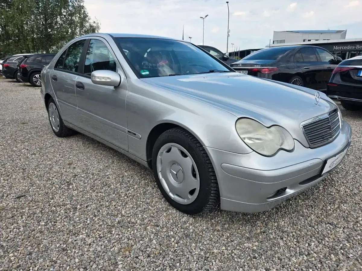 Gebraucht Mercedes C180 143 PS (105 kW) 2003 Silber Limousine