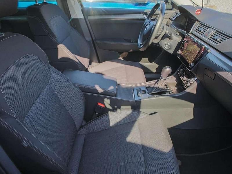 Gebraucht Skoda Superb Style 150 PS (110 kW) 2021 Schwarzmagic perleffekt Kombi