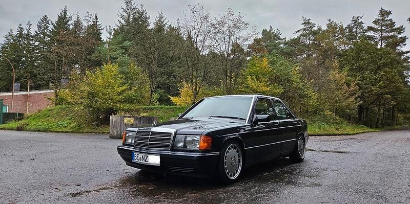 Gebraucht Mercedes 190 132 PS (97 kW) 1992 Schwarz Limousine