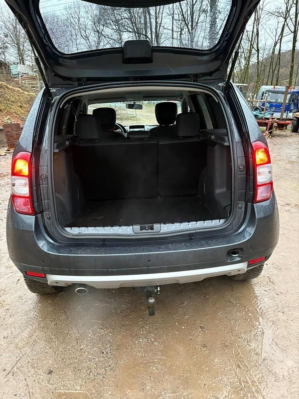 Gebraucht Dacia Duster Lauréate 114 PS (83 kW) 2017 Grau SUV