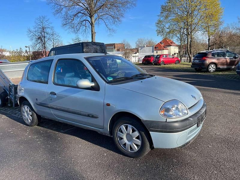 Gebraucht Renault Clio II 58 PS (42 kW) 2000 Grau Kleinwagen