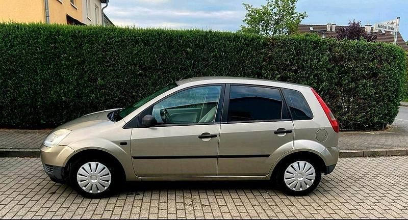 Gebraucht Ford Fiesta 70 PS (51 kW) 2002 Beige Kleinwagen