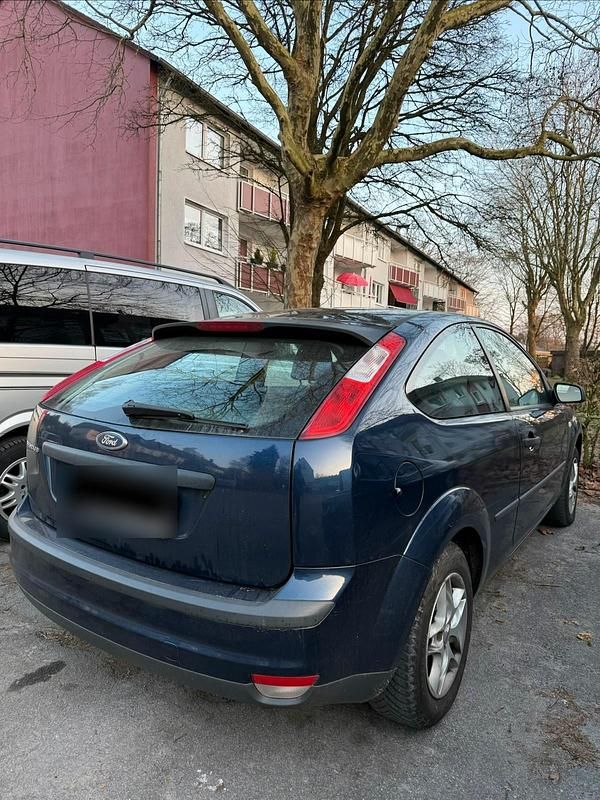 Gebraucht Ford Focus 80 PS (58 kW) 2005 Blau Kleinwagen