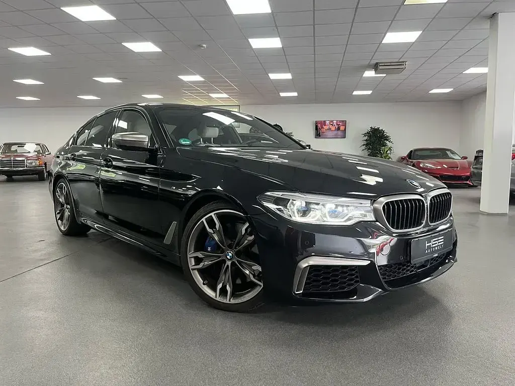 Gebraucht BMW M550 Shadowline 530 PS (389 kW) 2020 Black sapphire metallic Limousine