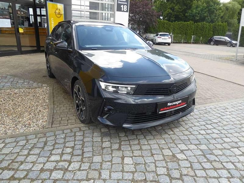 Gebraucht Opel Astra Ultimate 131 PS (96 kW) 2024 Karbon schwarz metallic Kombi