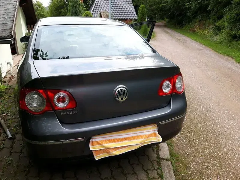 Gebraucht VW Passat 140 PS (102 kW) 2005 Silber Limousine