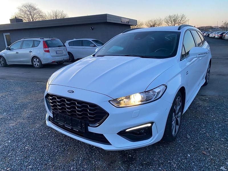 Weiß Gebraucht 2019 Ford Mondeo ST-Line Limousine | 11.100 € (Etwas zu teuer) - Bild 1/4