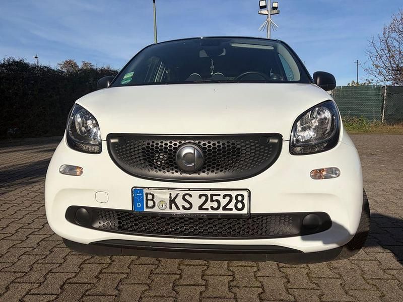 Gebraucht Smart ForFour 71 PS (52 kW) 2019 Weiß Kleinwagen