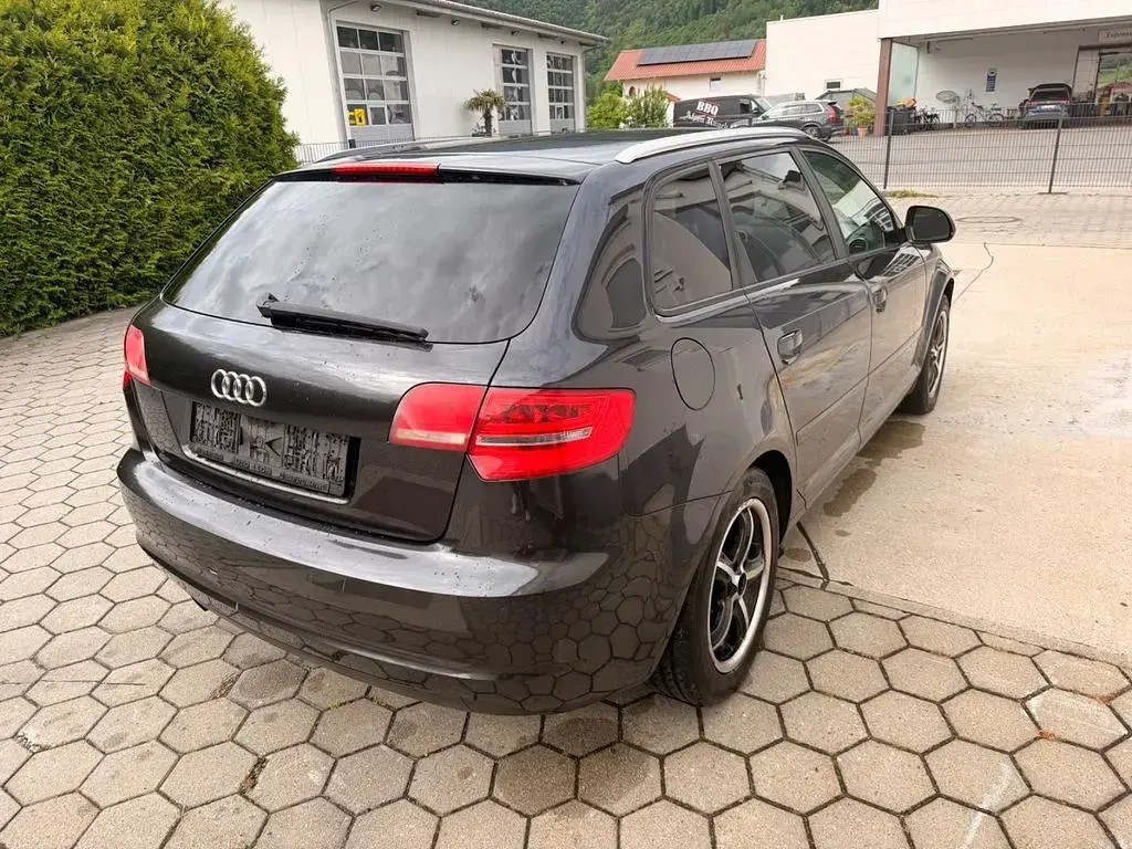 Gebraucht Audi A3 Ambiente 90 PS (66 kW) 2010 Grau Kleinwagen
