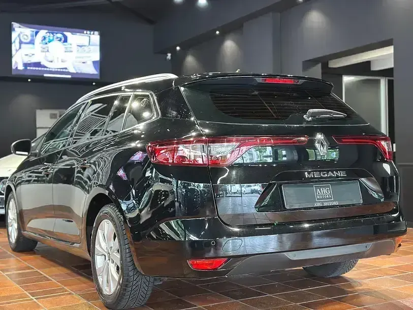Gebraucht Renault Mégane IV LIMITED Deluxe 116 PS (85 kW) 2019 Schwarz Limousine