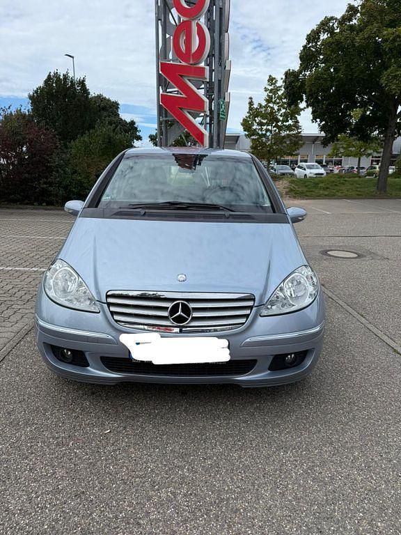 Blau Gebraucht 2007 Mercedes A180 Elegance Limousine | 4.500 € (Fairer Preis) - Bild 1/4