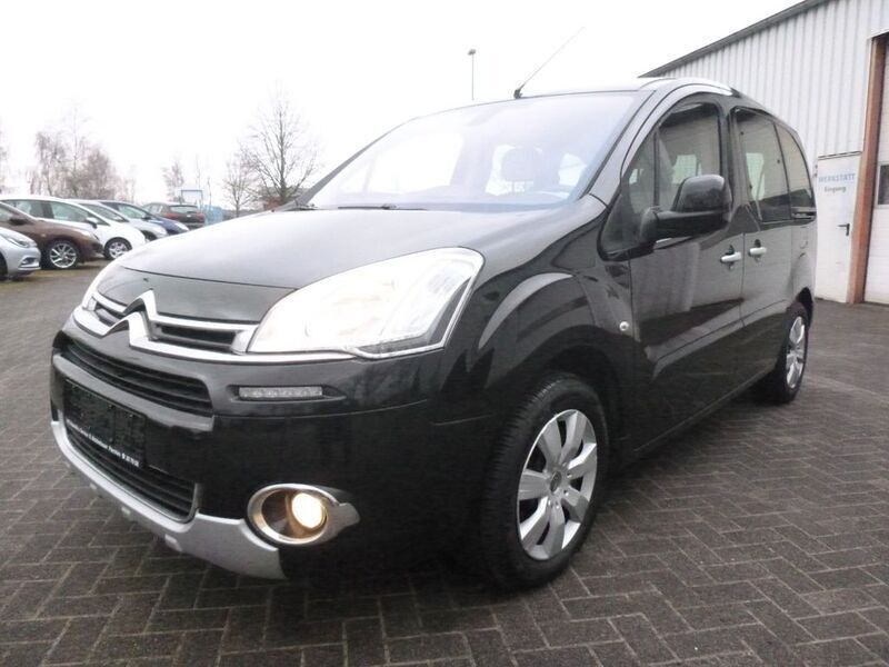 Schwarz Gebraucht 2014 Citroën Berlingo SELECTION Van / Kleinbus | 10.899 € (Teuer) - Bild 1/4