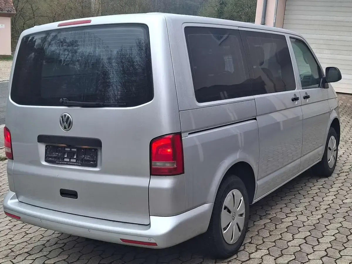 Gebraucht VW T5 Startline 140 PS (102 kW) 2014 Reflexsilber metallic Van