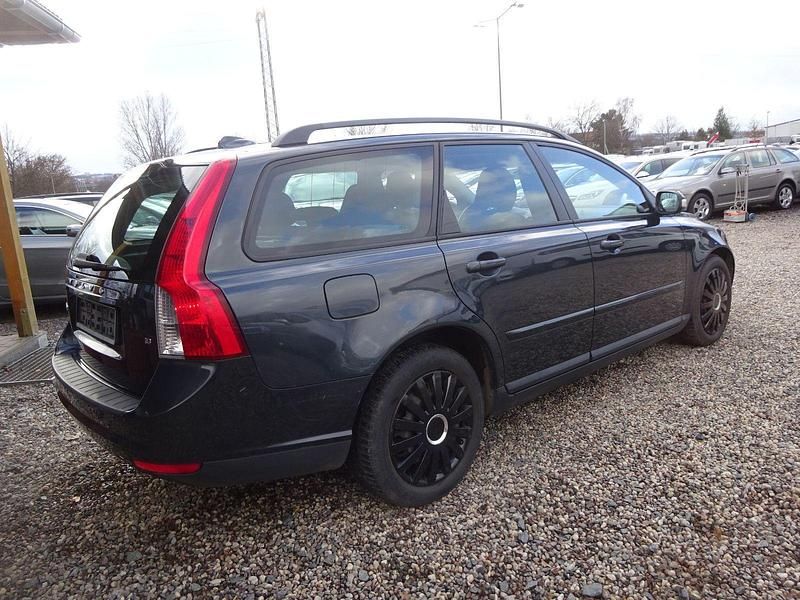 Usado Volvo V50 Kinetic 125 CV (91 kW) 2009 Gris Familiar