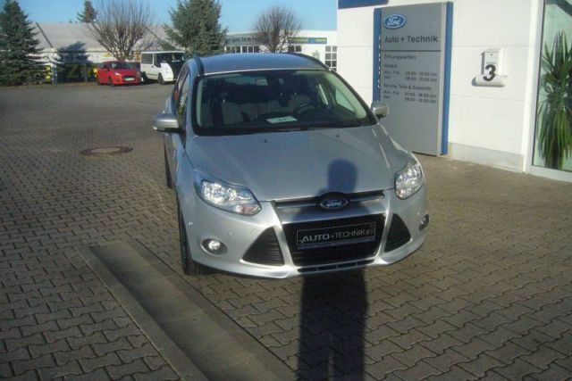 Gebraucht Ford Focus Champions Edition 140 PS (102 kW) 2013 Silber metallic Kombi