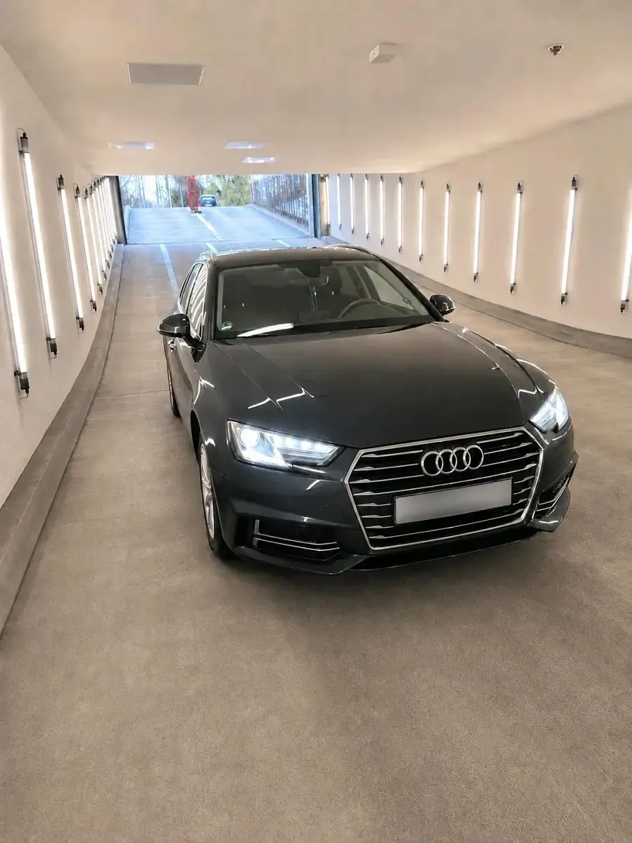 Gebraucht Audi A4 150 PS (110 kW) 2019 Silber Kombi