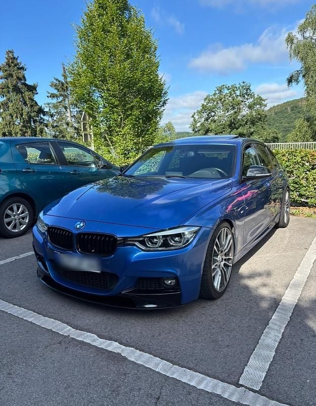 Blau Gebraucht 2015 BMW 340 M Sport Limousine | 33.990 € - Bild 1/4