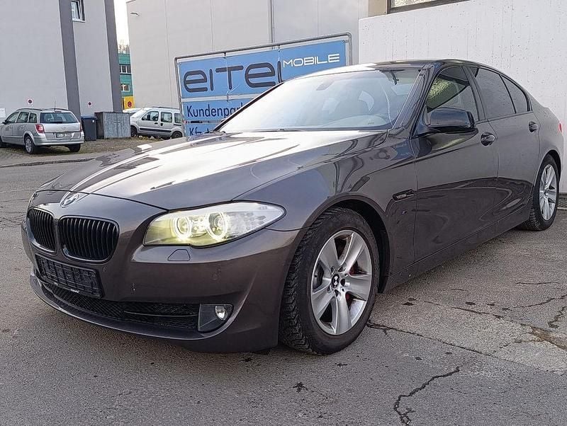 Gebraucht BMW 528 258 PS (189 kW) 2010 Grau Limousine